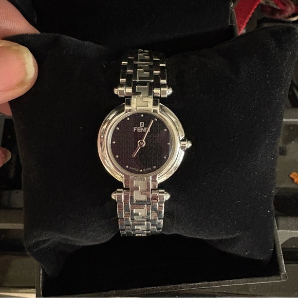 FENDI Black and Stainless Steal Timepiece FUNCTIONAL AUTHENTIC - Picture 11 of 13